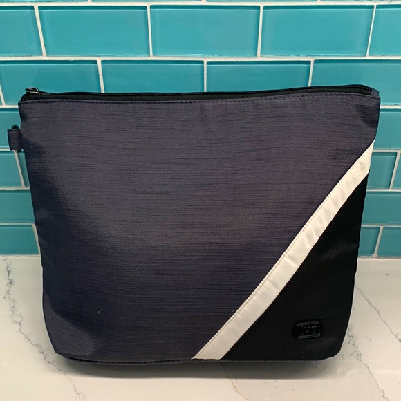 Lug Paddle Travel Pouch Large - Picture 1 of 10